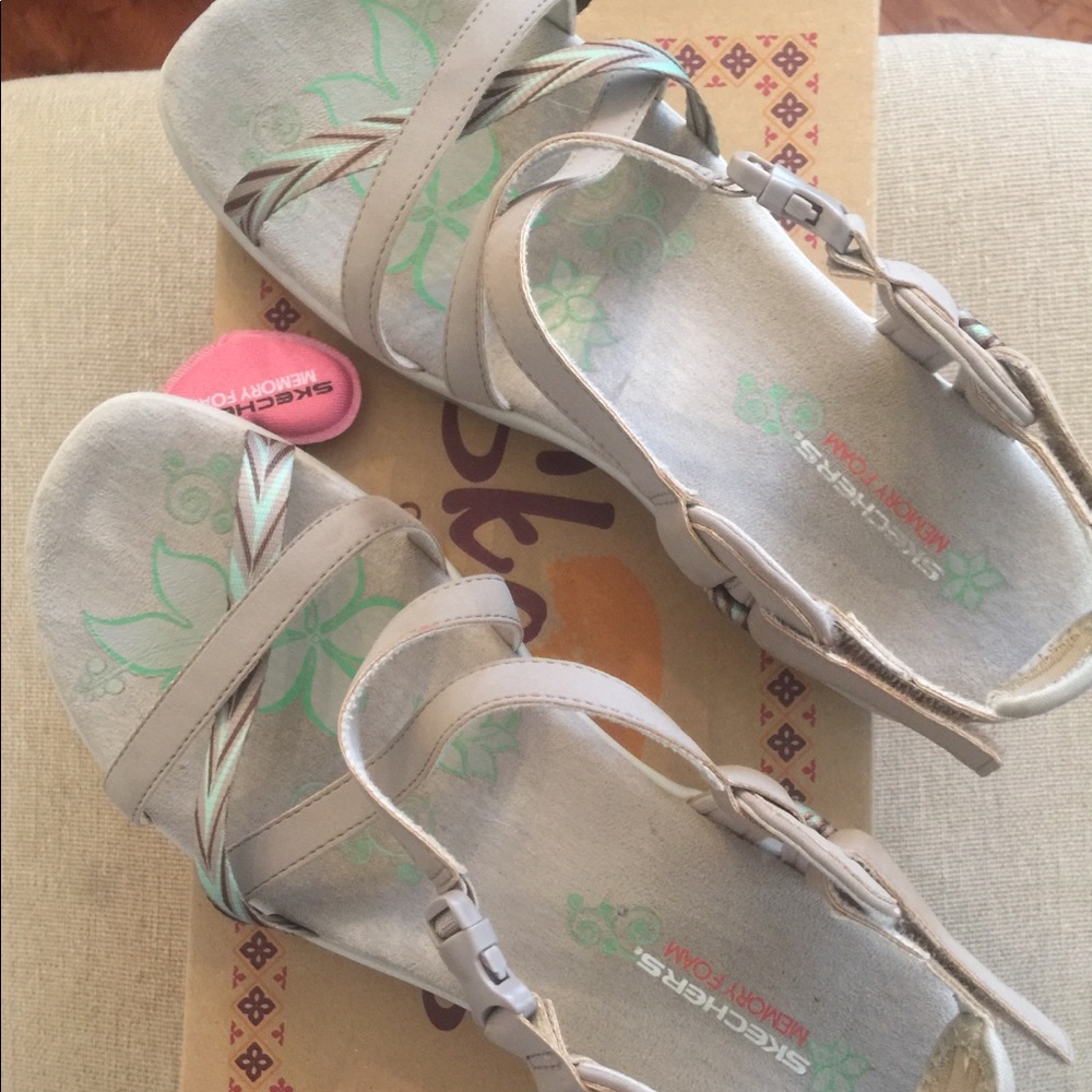 Skechers sandals size 9